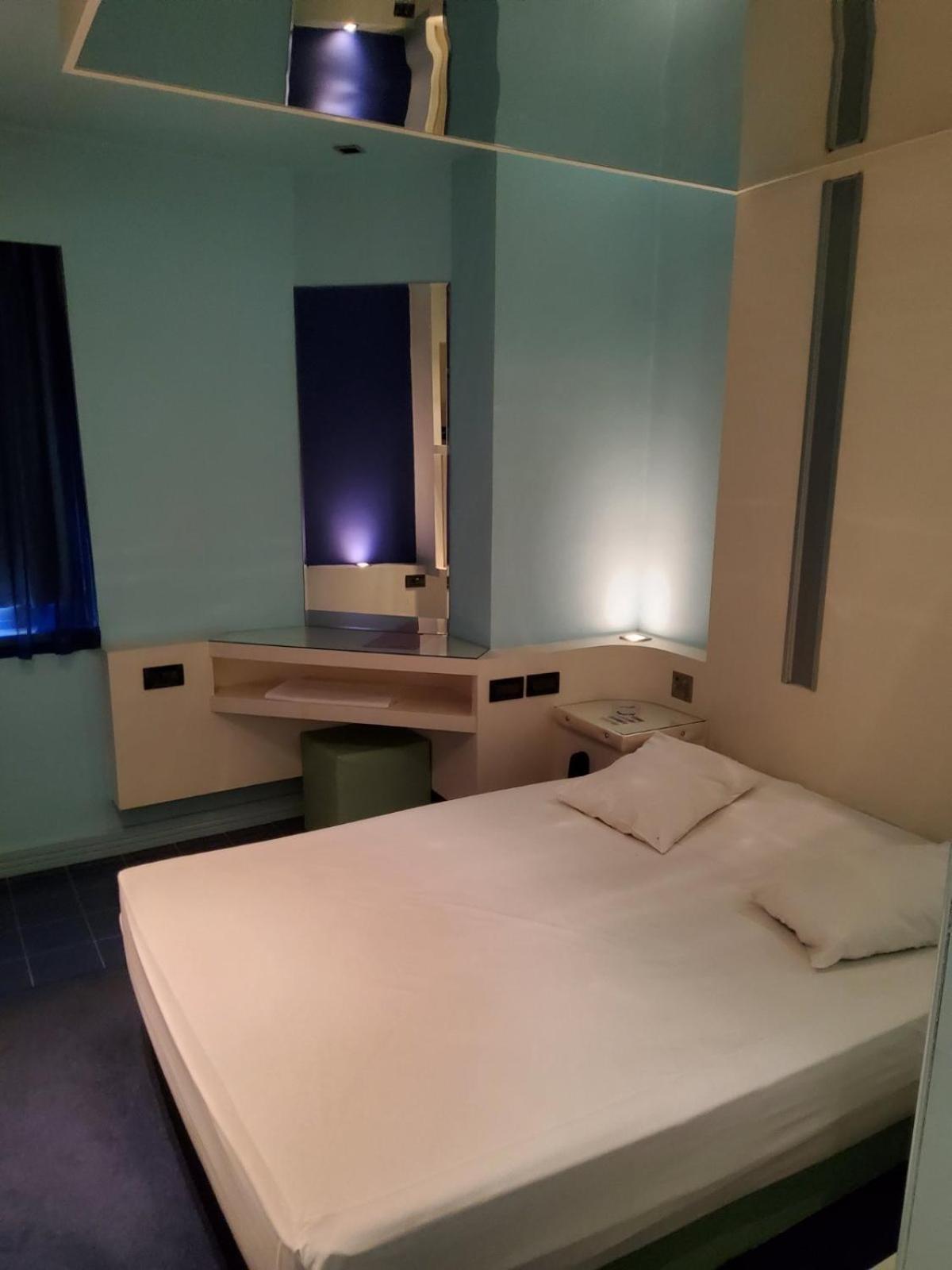 Argo Otel Skaramangás Dış mekan fotoğraf